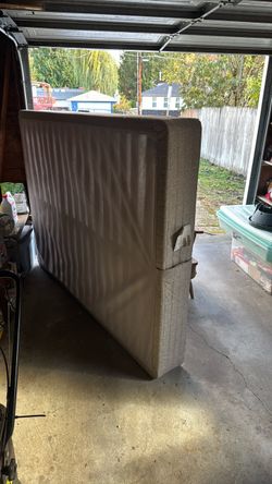 Free Queen Boxspring