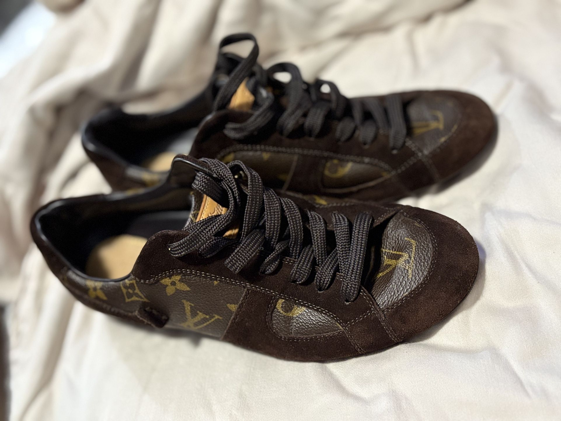 Louis Vuitton Globe Trotter Sneakers