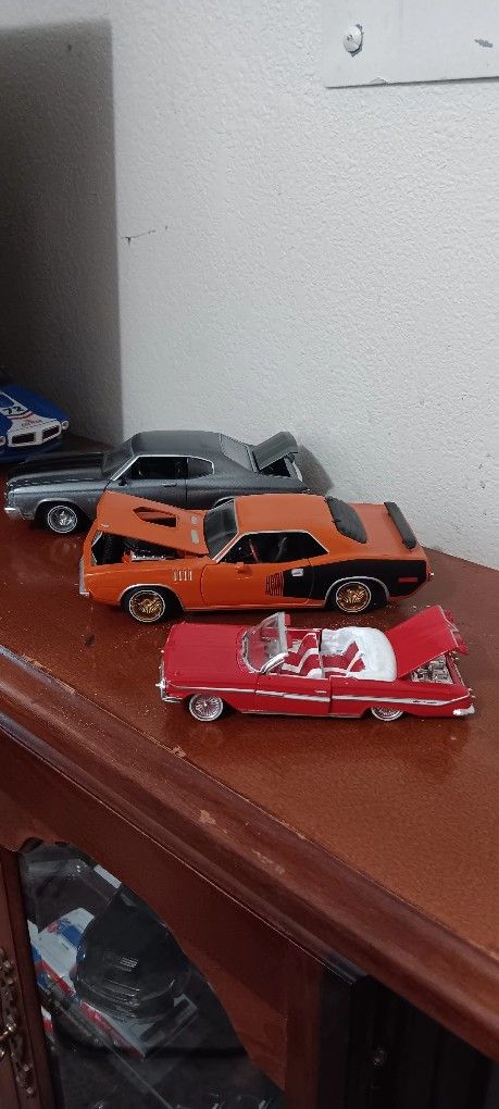 LOWRIDERS