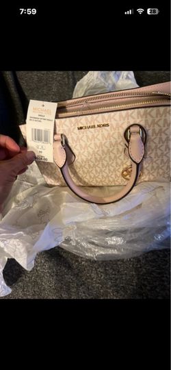 Woman Michael kor bag