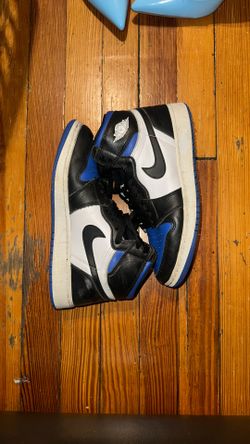 Air Jordan 1 Retro High “Royal Toe” – Size 6.5Y 