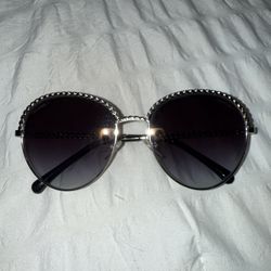 Chanel Sunglasses With Matching Chain