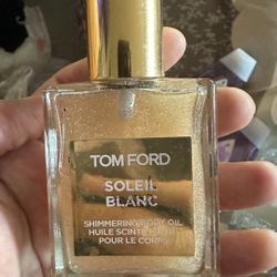 Tom Ford Soleil Blanc Shimmering Body Oil.