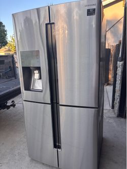 Samsung refrigerator works great