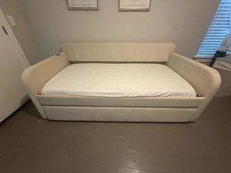 Daybed with Trundle
