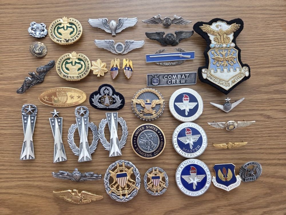 Vintage Lot Of Misc Military Badges/Pins