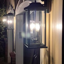 (1) New Large Outdoor Wall Light Fixture