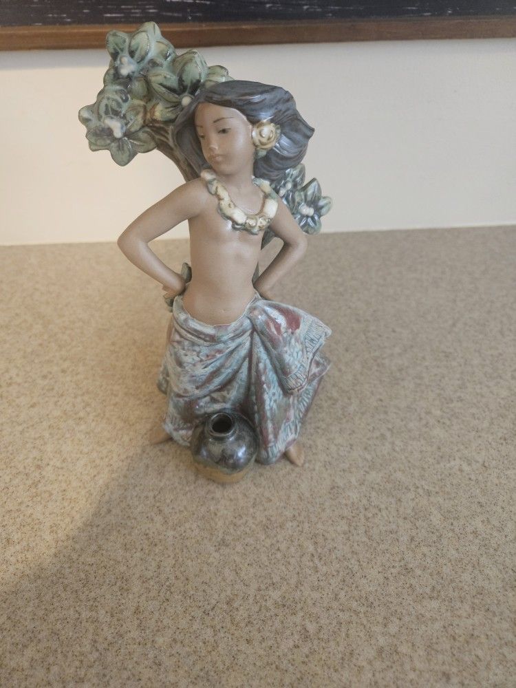 Lladro Figurine