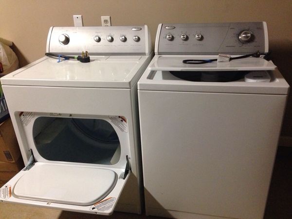 Whirlpool Ultimate Care Ii Commercial Quality Super Size Wash Capacity 8 Cycle 5 Speed Setting Washer With Matching Dryer In Great Condition For Sale In Mooresville Nc Offerup