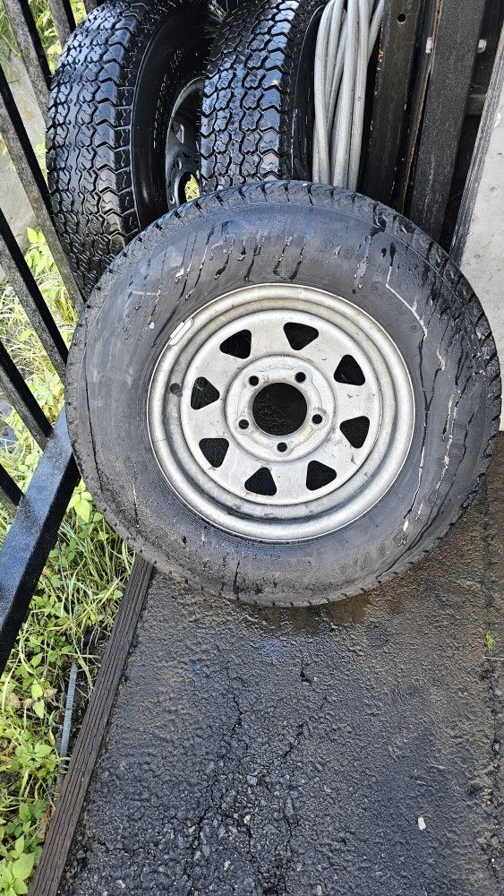 Standard Trailer Wheels & Tires
