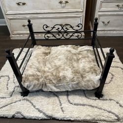 Heavy Wrought Iron Metal Steel Dog bed With 2 Pillows