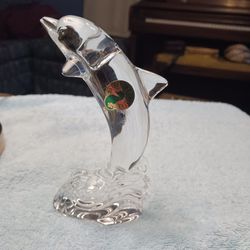 BEAUTIFUL  CRYSTAL GLASS  WATERFOED DOLPHIN
