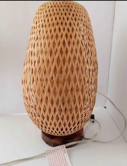 Woven Bamboo Table Lamp
