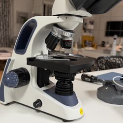 Microscope SWIFT SW380B