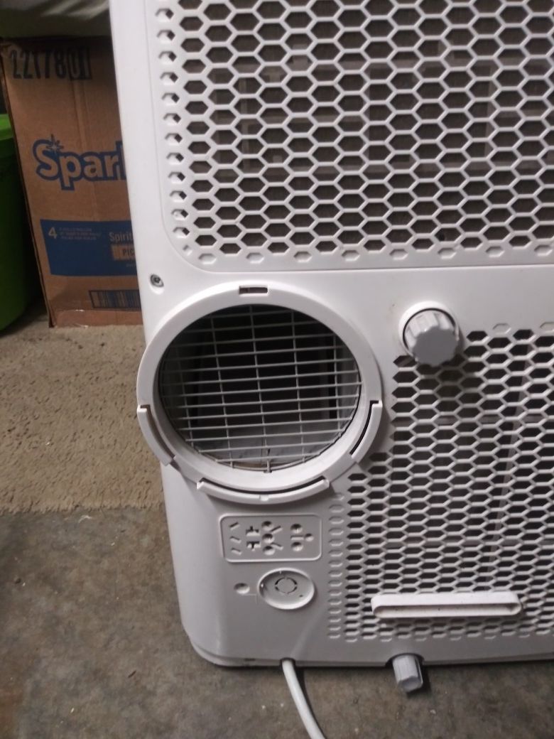 Magnavox portable air conditioner for Sale in Fort Myers, FL OfferUp