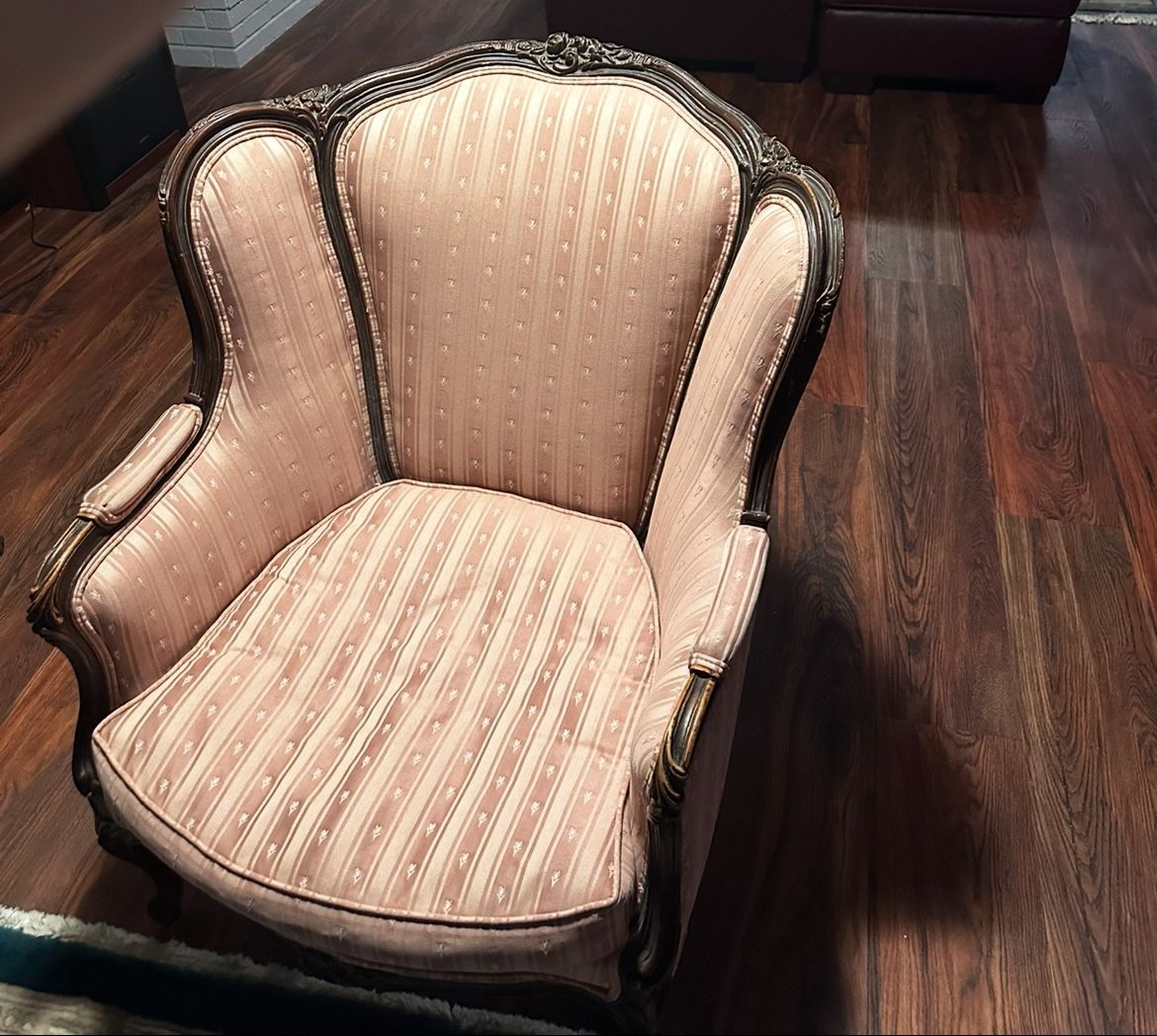 Vintage Pink Couches Antiques