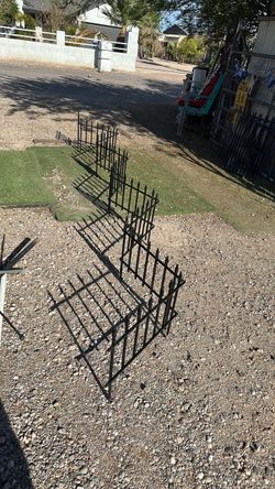 Short garden fence 18 inches high by 200 inches long