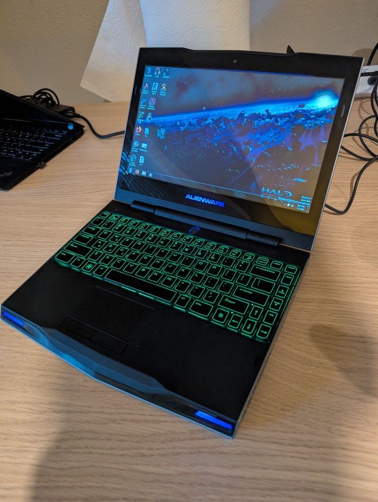 Retro Alienware M11x Gaming Netbook