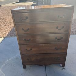 Dresser