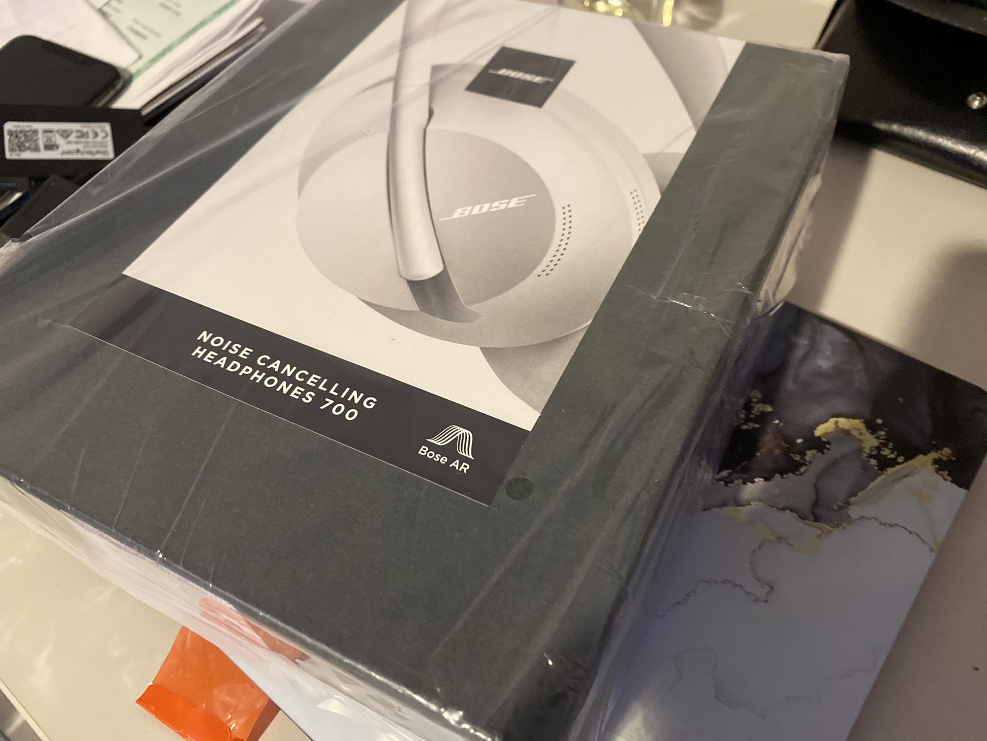 Bose Noise Cancelling Headphones 700 - Luxe Silver