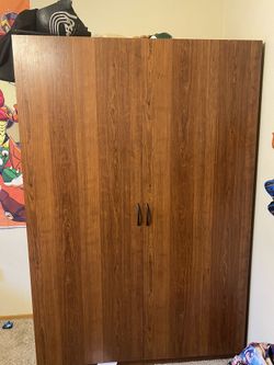 Dresser/closet 
