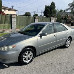 2005 Toyota Camry LE one owner