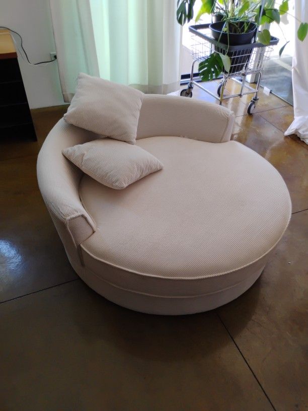 Swivel Couch / love Seat