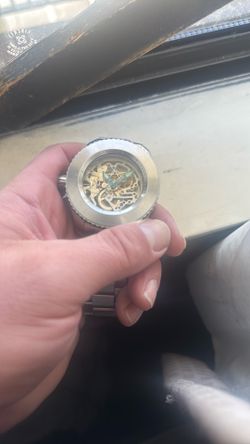 Watch. Doesn’t need battery.