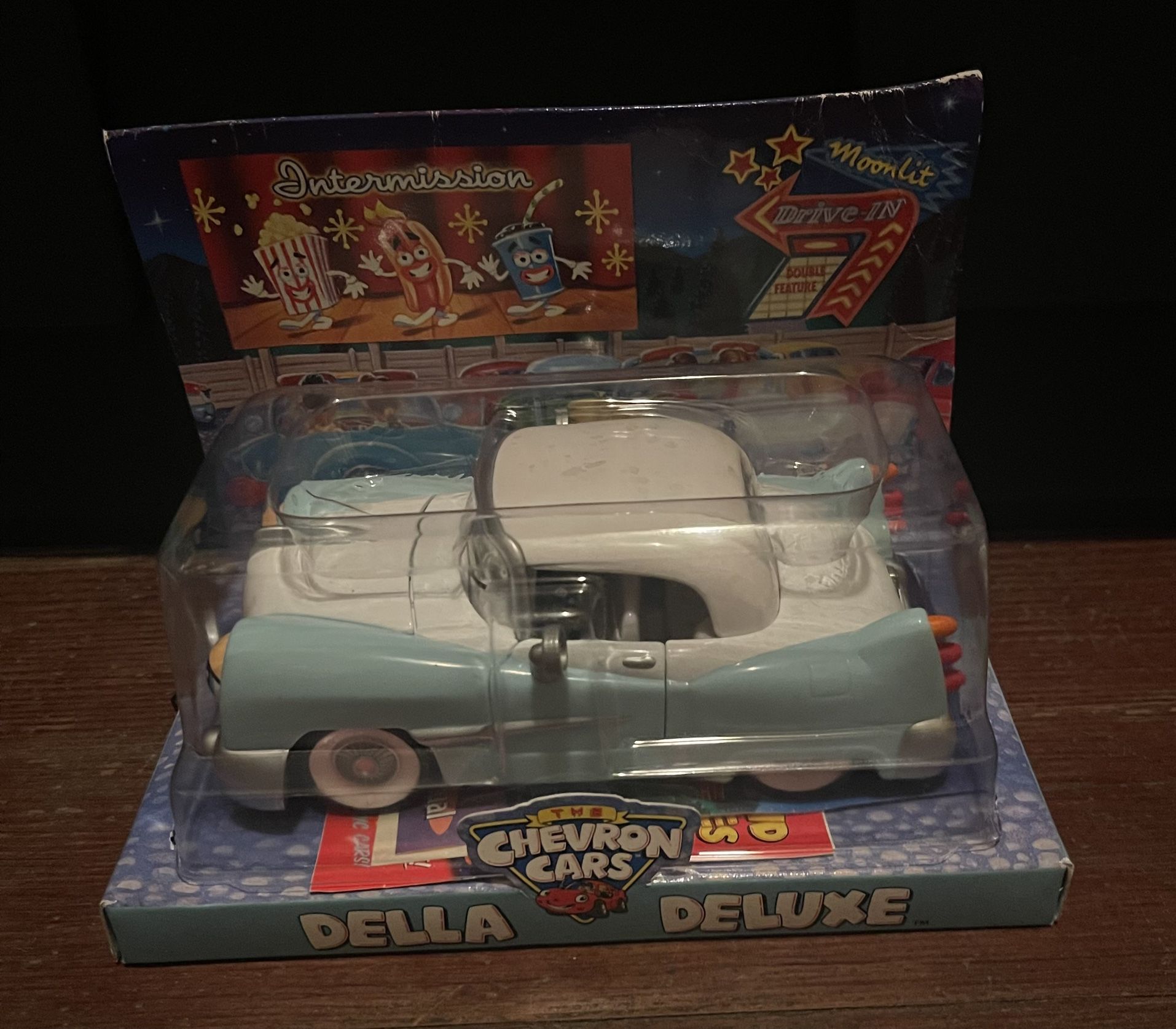 Della Deluxe Chevron Car