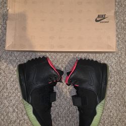 Grails❤️‍🔥 Nike Yeezy 2 Solar Red Size 9 (With Receipt And Proof Of purchase ‼️) price Negotiable ‼️