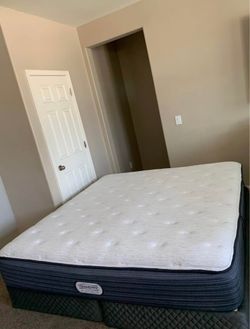 KING BEAUTYREST MATTRESS AND FREE BOX SPRINGS