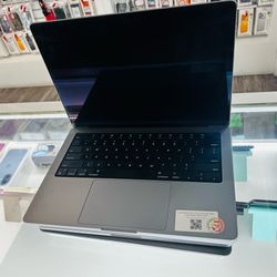 MacBook Pro 14 in 2021 M1 Pro 16 gb ram 1TB