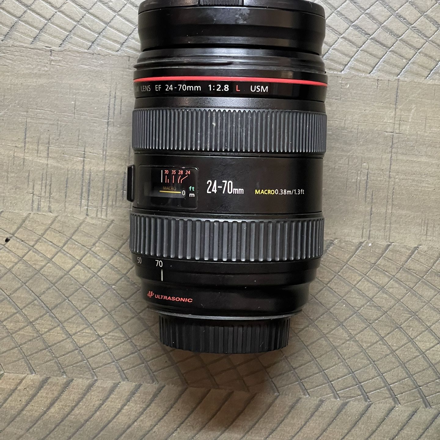 Canon EF 24-70mm f/2.8L USM Lens - Pre-Owned