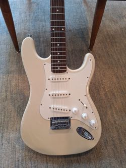 Fender Squier Bullet HT Stratocaster electric guitar - off white