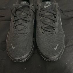 Big Boys Size 7.5 Nikes Brand New 