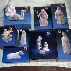Vintage AVON 11Pc White Porcelain Nativity Set