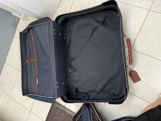 Luggage Set Of Two (27x18x8)