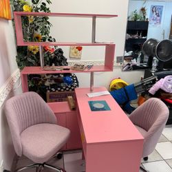Nail table 