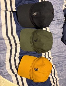Caps