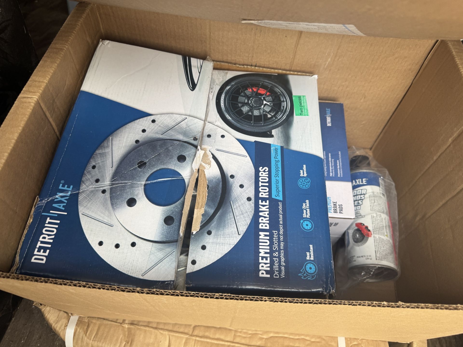 Detroit Axle - Rear Brake Kit for 1 F-250 F-350 Super Duty 2000-2005 Ford Excursion, Drilled & Slotted Brake Rotors and Ceramic Brakes Pads 20