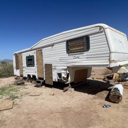 Fifth Wheel Trailer