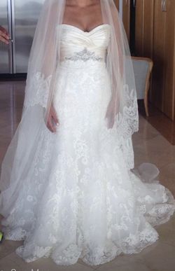 Accepting Offers! EMBROIDERED/BEADES WEDDING DRESS SIZE 4