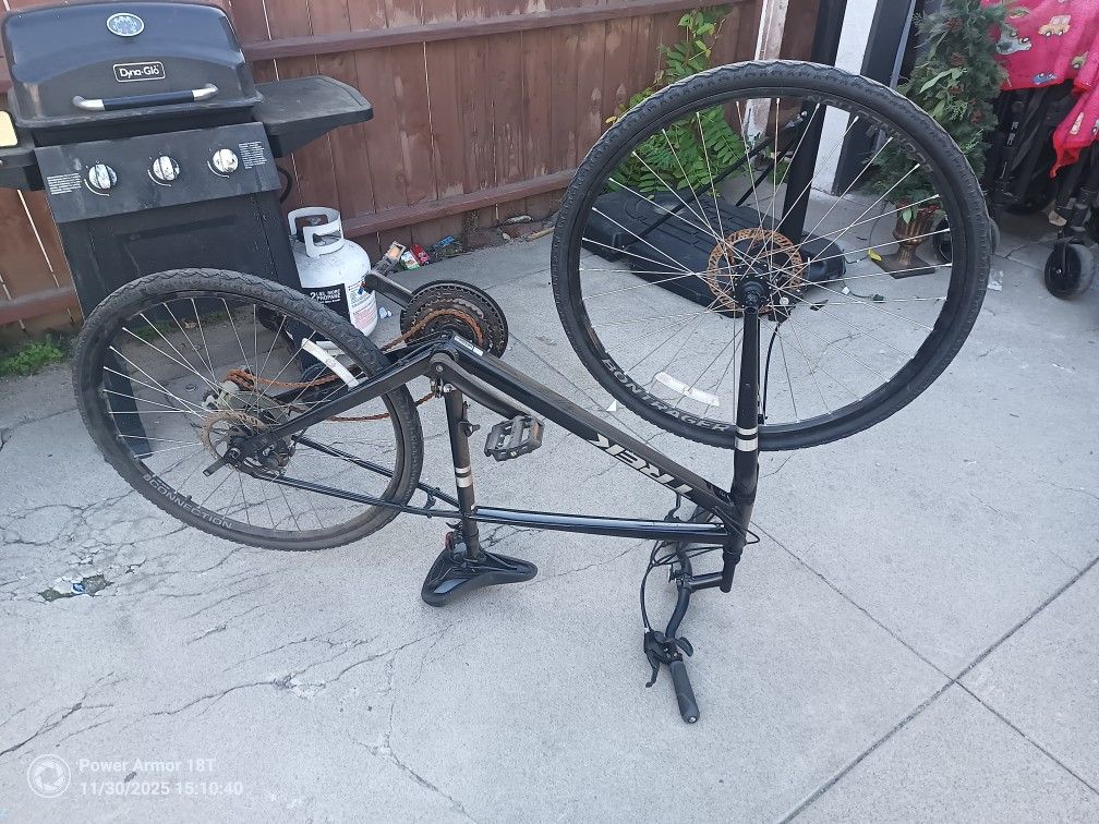 TREK XL Bluetooth Bike