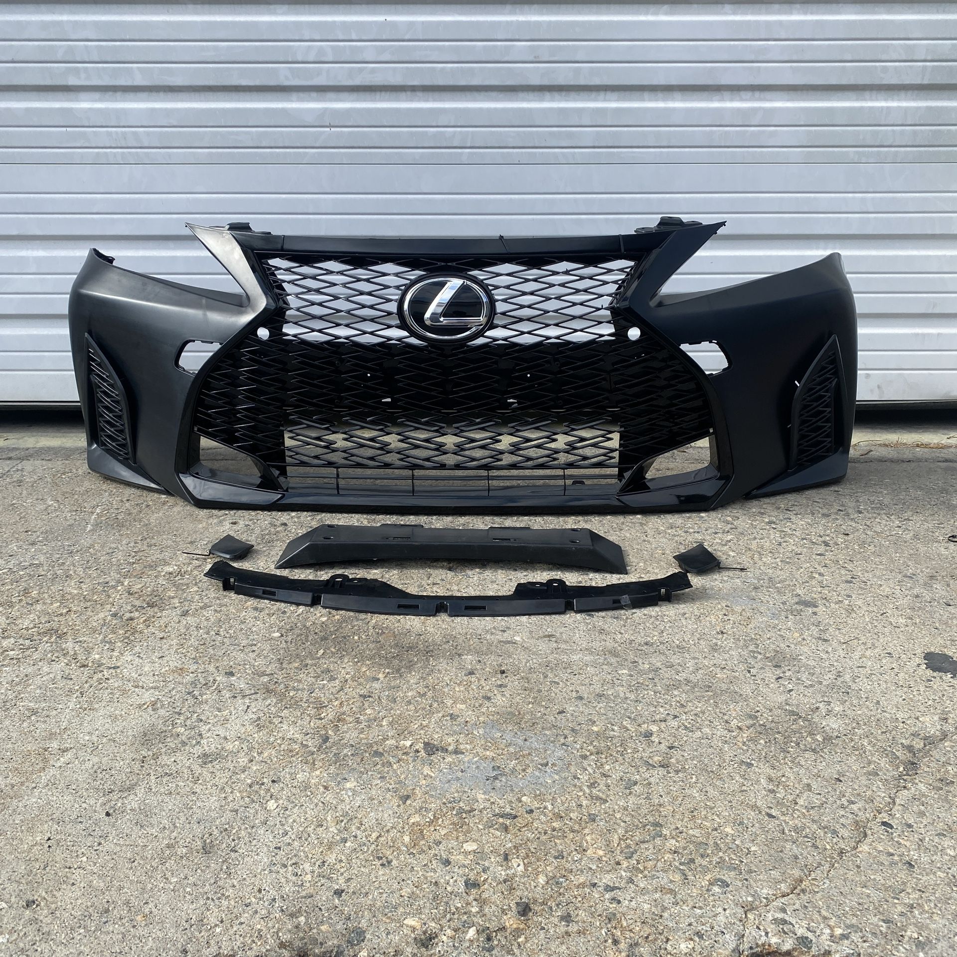 Lexus CT200h Front Bumper Facelift
