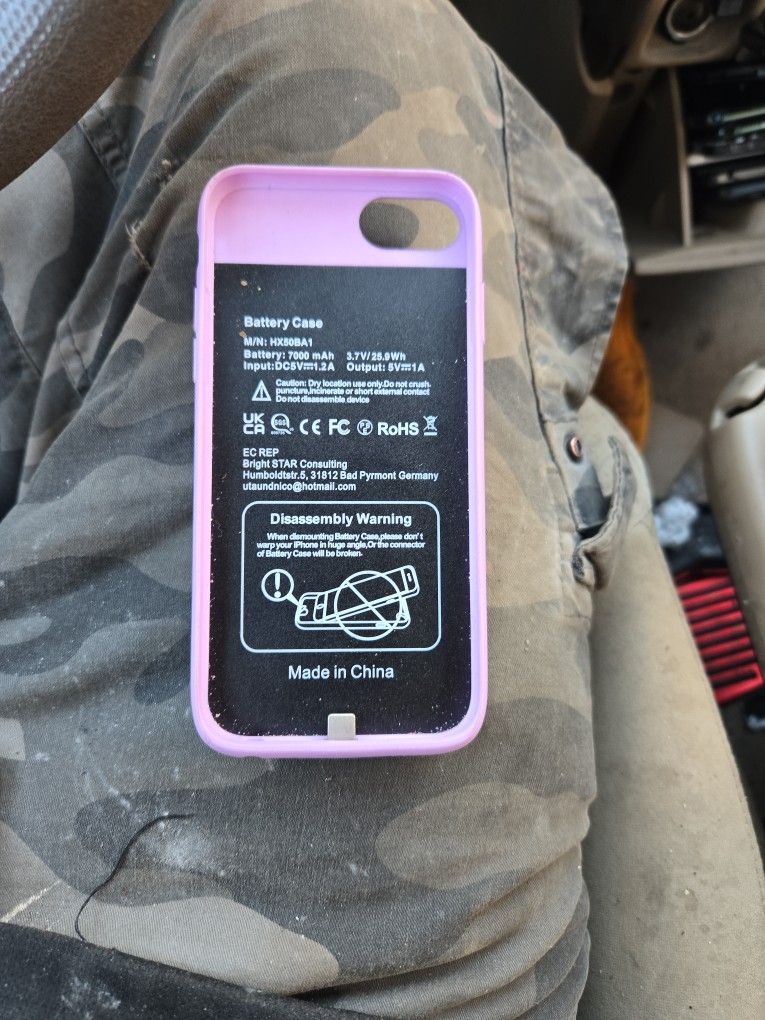 Phone case with battery charger for older model iphone