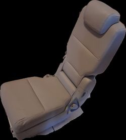 Honda odyssey middle seat