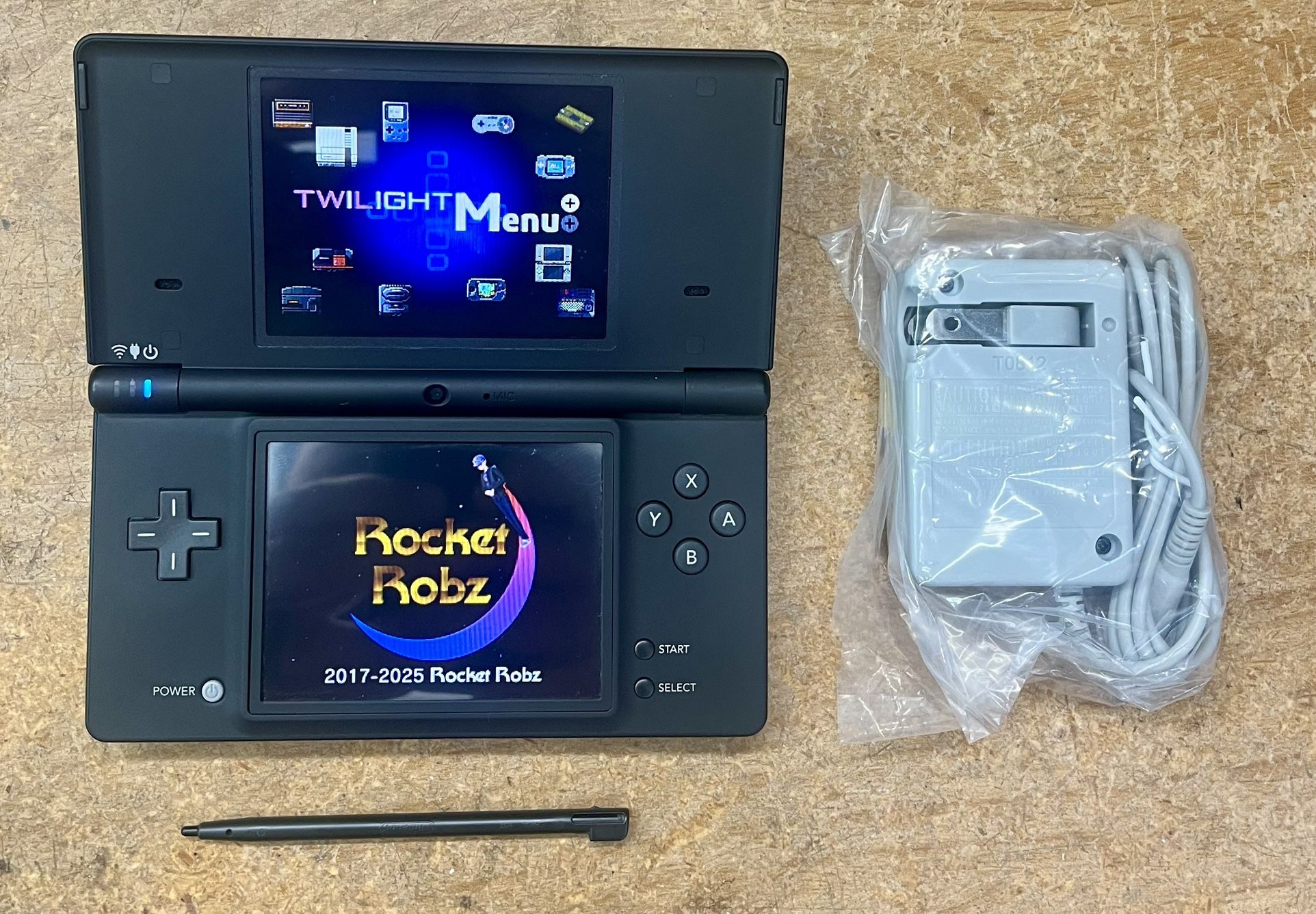Nintendo DSi with Flashcart
