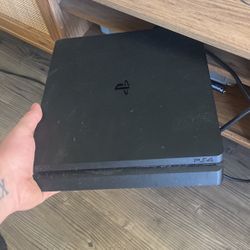 Play Station 4