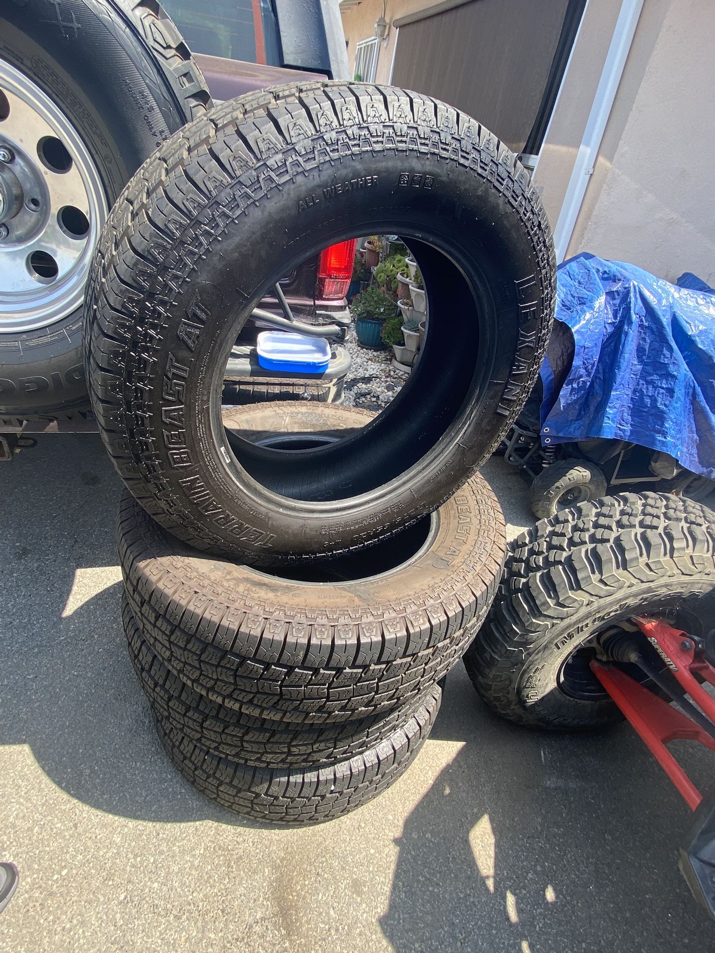 Lexani Tires 275/65/R20