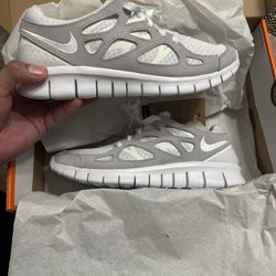 NIKE FREE RUNS!! 